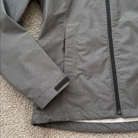 The North Face Women’s Charcoal Raincoat - Picture 13 of 13
